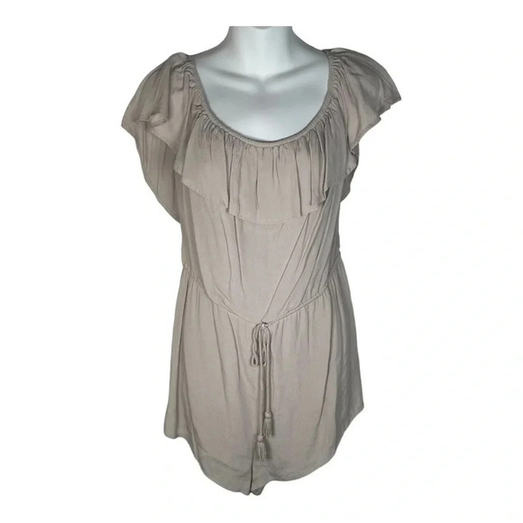 HONEY PUNCH Boutique tan shorts romper mid length off the shoulder sleeves Large - Picture 1 of 5